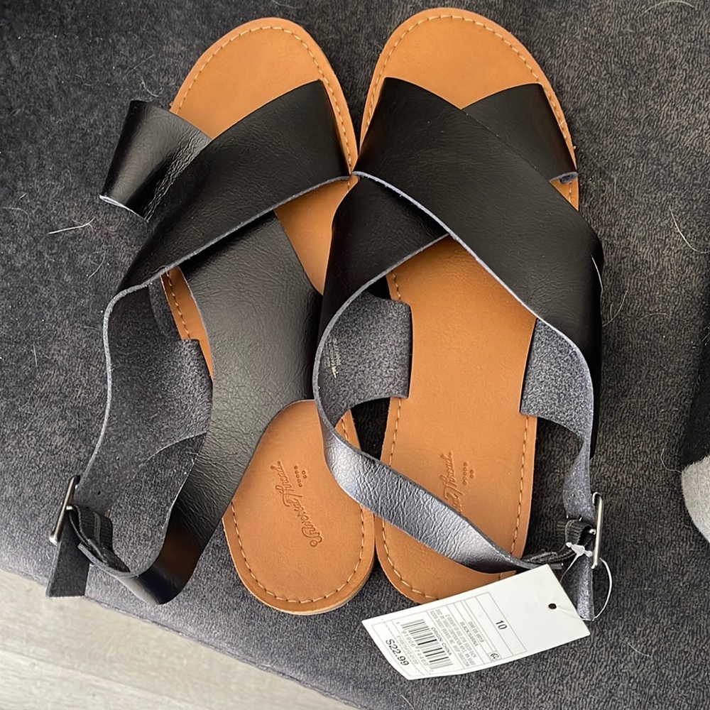 Universal Thread Black Sarina Sandals